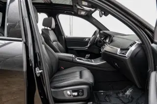 2021 BMW X5 M50i