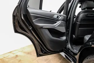 2021 BMW X5 M50i