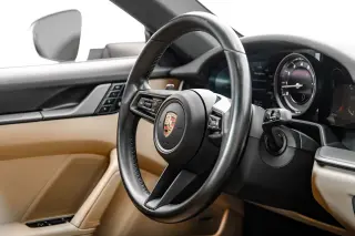 2020 Porsche 911 Carrera