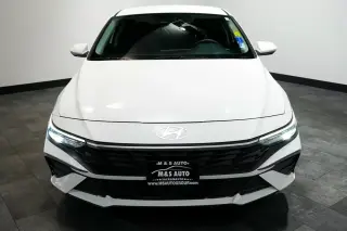2024 Hyundai Elantra SE