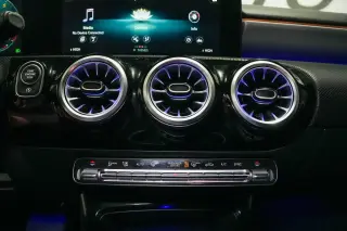 2022 Mercedes-Benz A 220