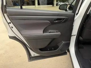 Toyota Highlander 2025 LE 4dr SUV