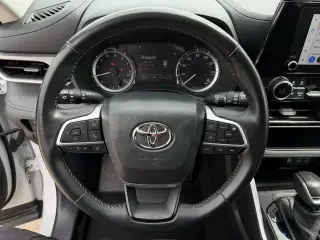 Toyota Highlander 2025 LE 4dr SUV