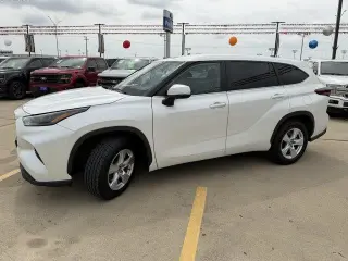 Toyota Highlander 2025 LE 4dr SUV