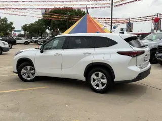 Toyota Highlander 2025 LE 4dr SUV