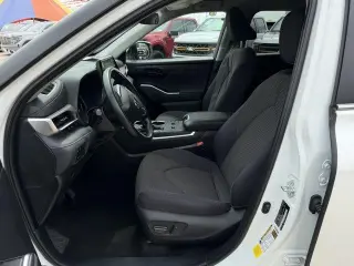 Toyota Highlander 2025 LE 4dr SUV