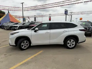 Toyota Highlander 2025 LE 4dr SUV