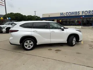 Toyota Highlander 2025 LE 4dr SUV