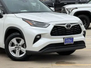 Toyota Highlander 2025 LE 4dr SUV