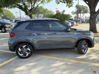 Hyundai VENUE 2025 SEL 4dr Crossover