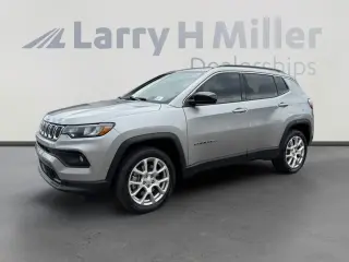 Jeep Compass 2023 4x4 Latitude Lux 4dr SUV