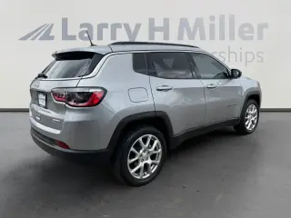 Jeep Compass 2023 4x4 Latitude Lux 4dr SUV