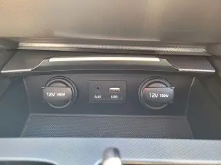 Genesis G80 2017 3.8 4dr Sedan