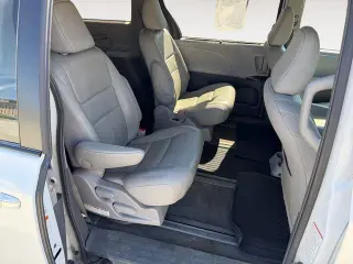 Toyota Sienna 2017 AWD XLE 7-Passenger 4dr Mini-Van