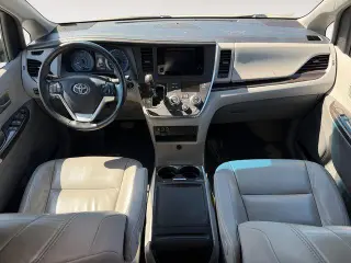 Toyota Sienna 2017 AWD XLE 7-Passenger 4dr Mini-Van