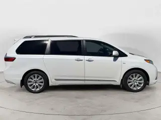 Toyota Sienna 2017 AWD XLE 7-Passenger 4dr Mini-Van