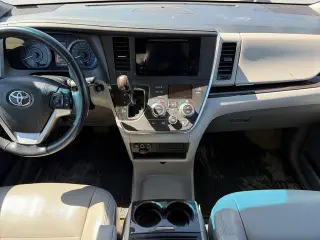 Toyota Sienna 2017 AWD XLE 7-Passenger 4dr Mini-Van