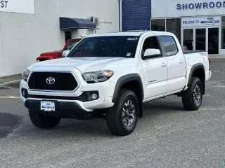 Toyota Tacoma 2017 4x4 TRD Pro 4dr Double Cab 5.0 ft SB 6A
