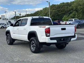 Toyota Tacoma 2017 4x4 TRD Pro 4dr Double Cab 5.0 ft SB 6A