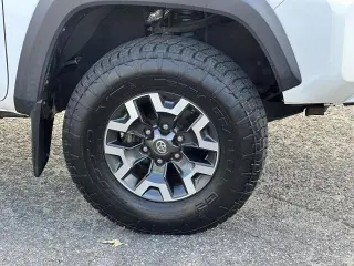 Toyota Tacoma 2017 4x4 TRD Pro 4dr Double Cab 5.0 ft SB 6A