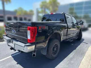 Ford F-250 Super Duty 2019 4x4 King Ranch 4dr Crew Cab 6.8 ft. SB Pickup