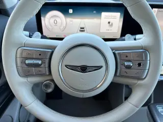 Genesis GV60 2023 AWD Advanced 4dr SUV