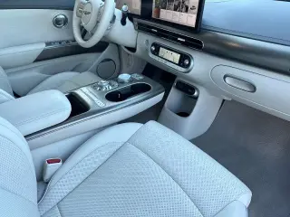Genesis GV60 2023 AWD Advanced 4dr SUV