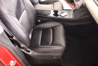 Tesla Model Y 2023 AWD Performance 4dr Crossover