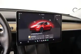Tesla Model Y 2023 AWD Performance 4dr Crossover