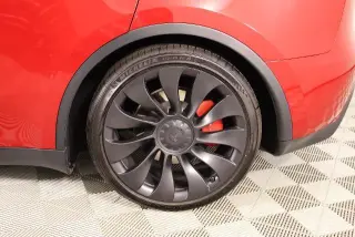 Tesla Model Y 2023 AWD Performance 4dr Crossover