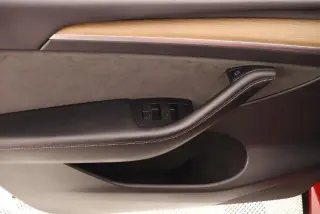 Tesla Model Y 2023 AWD Performance 4dr Crossover