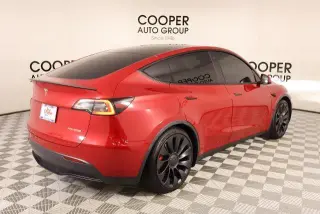 Tesla Model Y 2023 AWD Performance 4dr Crossover