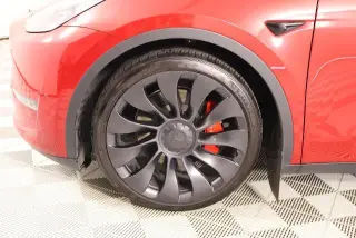 Tesla Model Y 2023 AWD Performance 4dr Crossover
