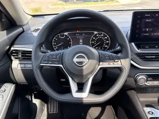 Nissan Altima 2025 2.5 SV 4dr Sedan