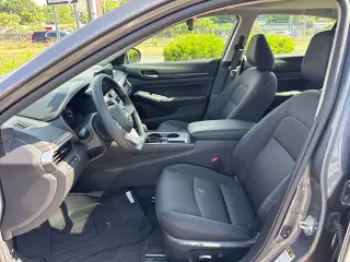 Nissan Altima 2025 2.5 SV 4dr Sedan