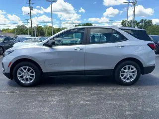 Chevrolet Equinox 2022 4x4 LS 4dr SUV w/1FL