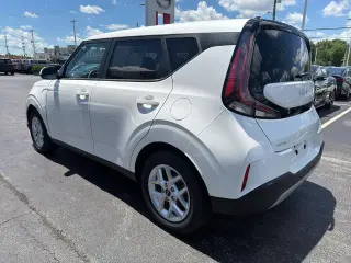 Kia Soul 2023 S 4dr Crossover