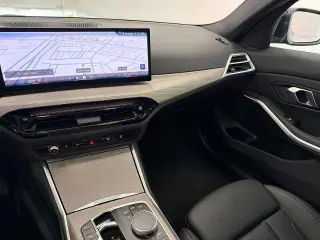 BMW 3 Series 2025 AWD 330i xDrive 4dr Sedan
