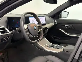 BMW 3 Series 2025 AWD 330i xDrive 4dr Sedan