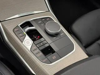 BMW 3 Series 2025 AWD 330i xDrive 4dr Sedan