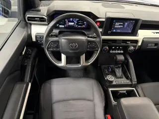 Toyota Tacoma 2024 4x4 SR5 4dr Double Cab 5.0 ft SB