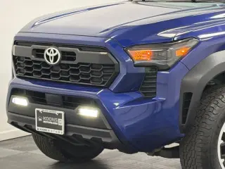 Toyota Tacoma 2024 4x4 SR5 4dr Double Cab 5.0 ft SB