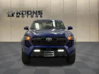 Toyota Tacoma 2024 4x4 SR5 4dr Double Cab 5.0 ft SB