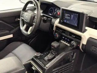 Toyota Tacoma 2024 4x4 SR5 4dr Double Cab 5.0 ft SB