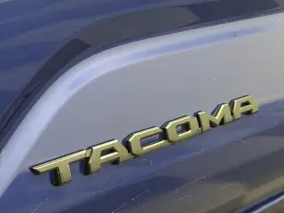 Toyota Tacoma 2024 4x4 SR5 4dr Double Cab 5.0 ft SB