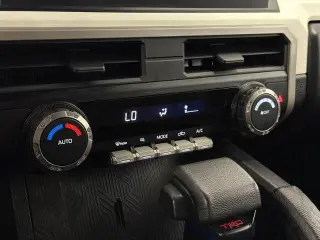 Toyota Tacoma 2024 4x4 SR5 4dr Double Cab 5.0 ft SB
