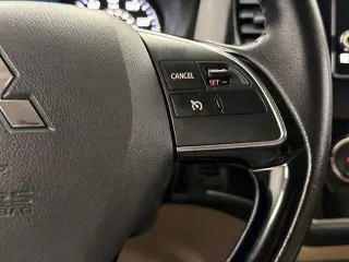 Mitsubishi Outlander 2017 AWD SE 4dr SUV