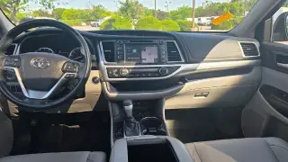 Toyota Highlander 2017 AWD SE 4dr SUV