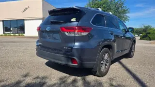 Toyota Highlander 2017 AWD SE 4dr SUV