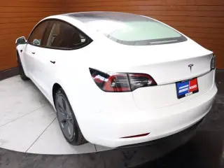 Tesla Model 3 2023 4dr Sedan